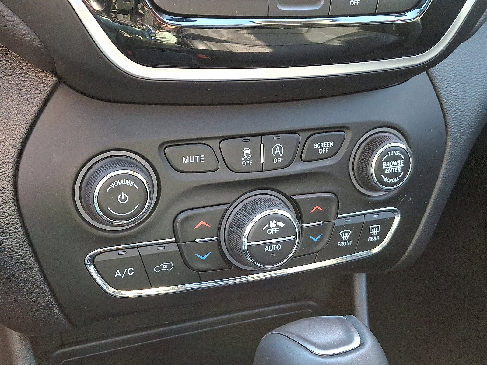 Certified 2022 Jeep Cherokee Limited image 17