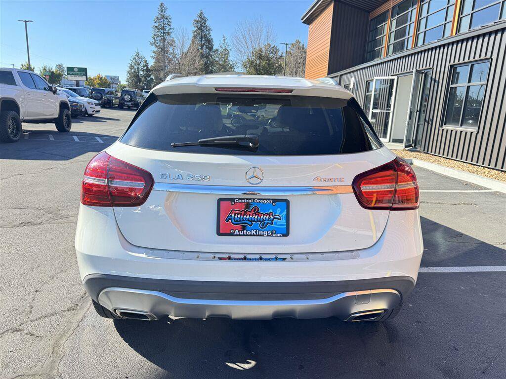 Used 2018 Mercedes-Benz GLA 250 4MATIC image 4