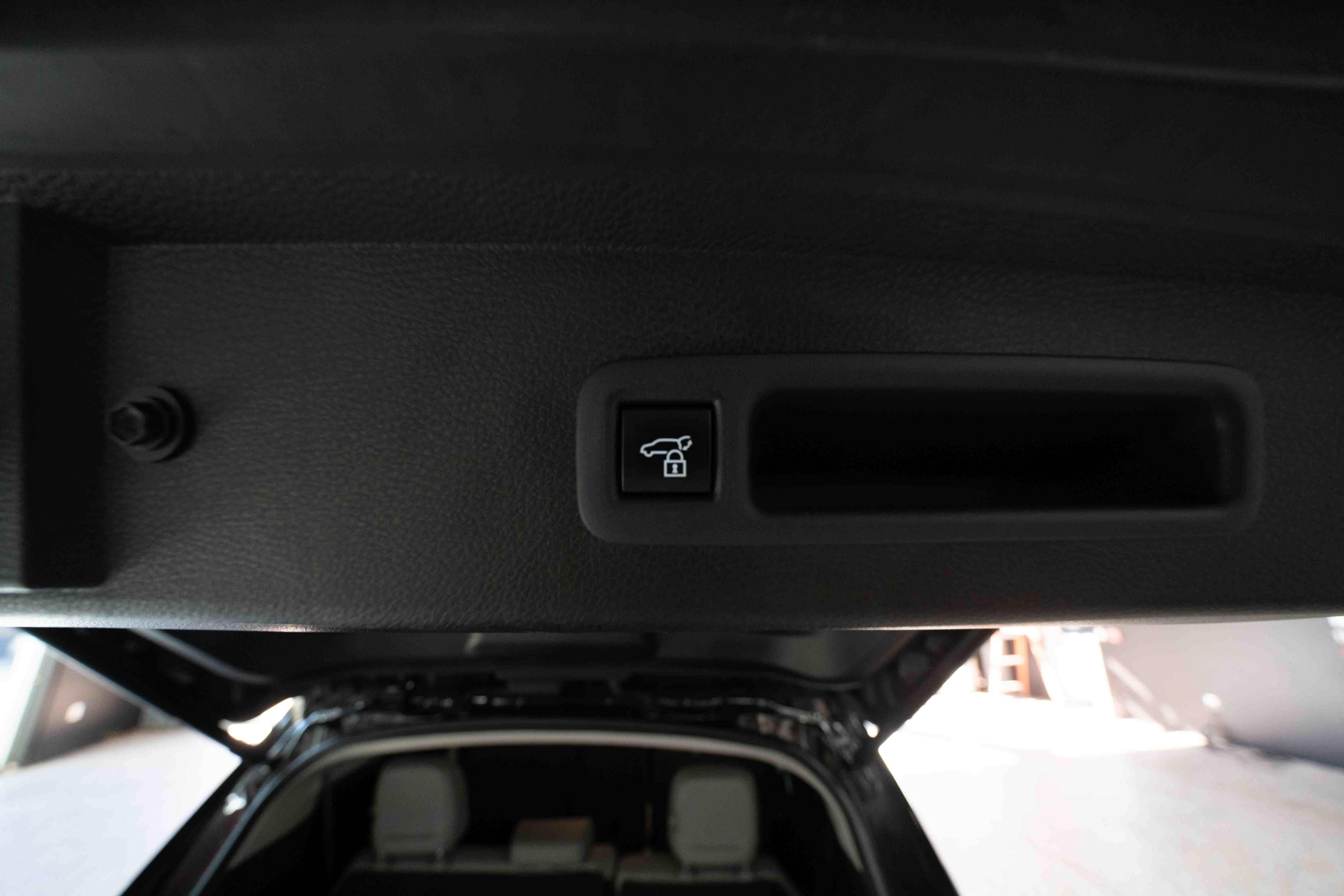 Used 2025 Toyota Sienna XLE FWD image 29