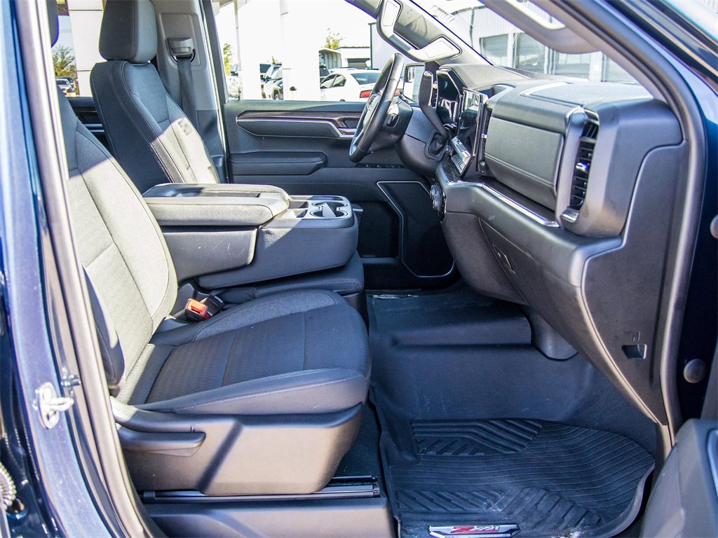 Used 2023 Chevrolet Silverado 1500 LT image 12