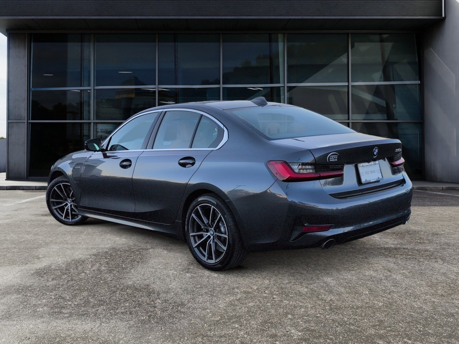 Used 2021 BMW 330e image 9