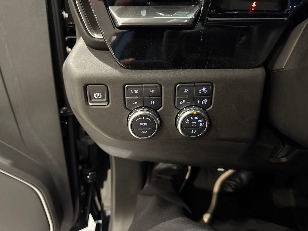 Used 2025 GMC Sierra 2500 SLT w/ SLT Premium Package AWD/4WD image 33