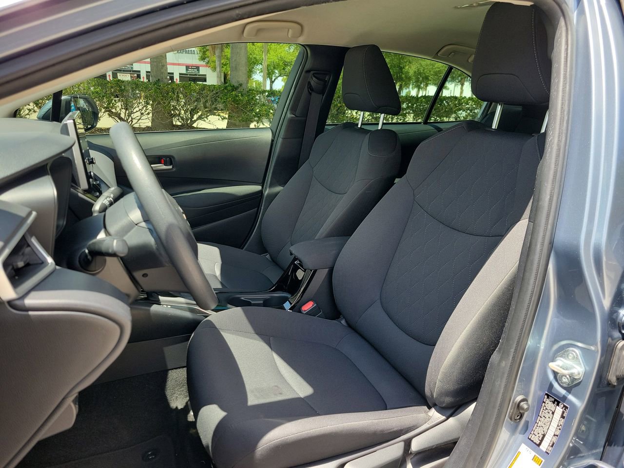 Used 2021 Toyota Corolla LE FWD image 16