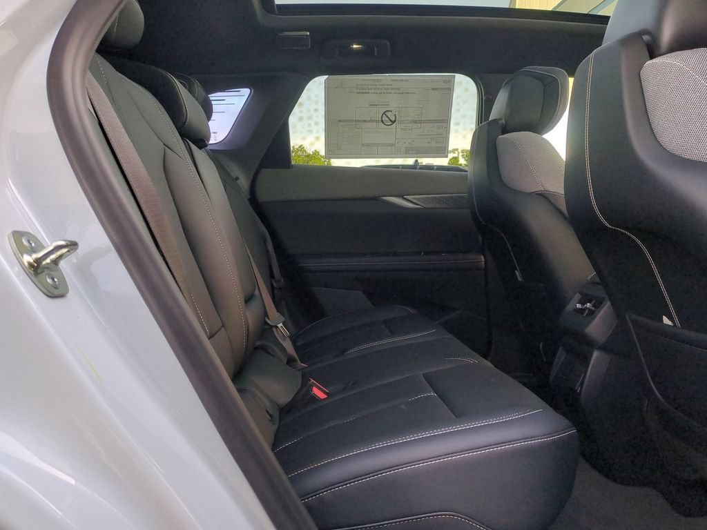New 2026 Cadillac Optiq Luxury 1 RWD image 32