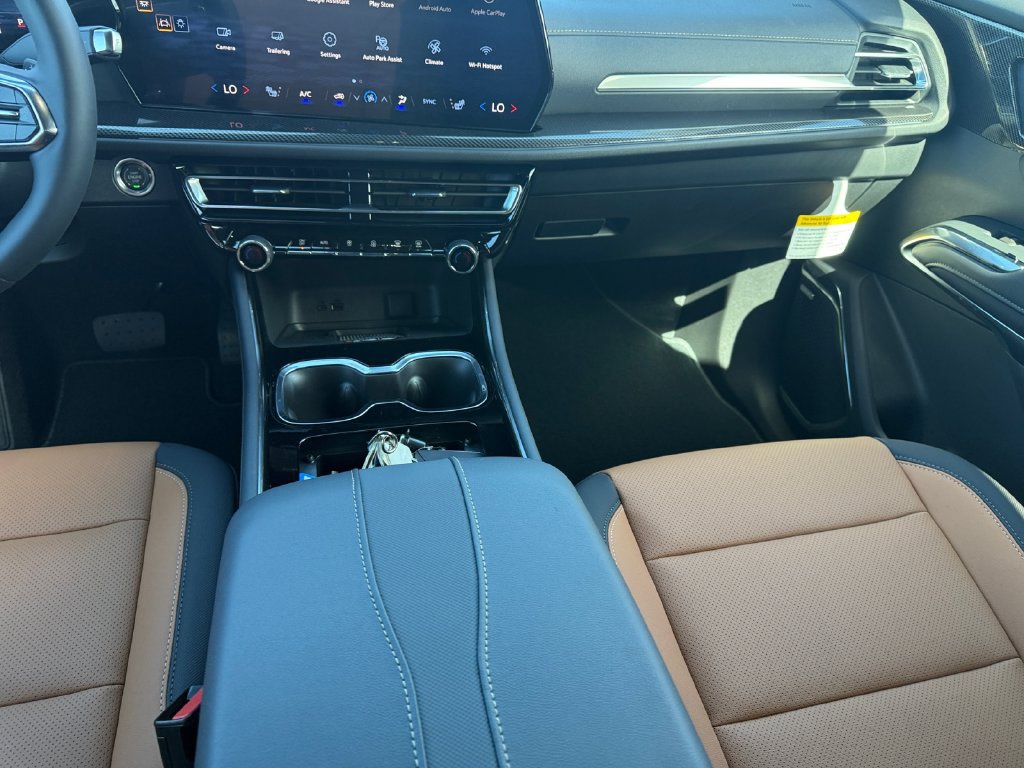 New 2027 Chevrolet Traverse Z71 w/ Enhanced Driving Package AWD/4WD image 11