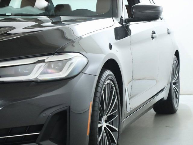Certified 2023 BMW 530i xDrive w/ Premium Package AWD/4WD image 5
