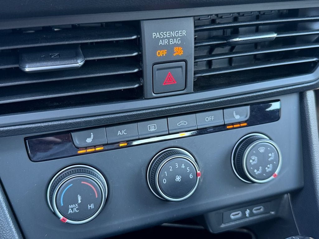 Used 2024 Volkswagen Jetta Sport FWD image 32