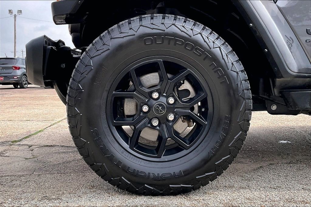 Used 2024 Jeep Gladiator Willys image 33