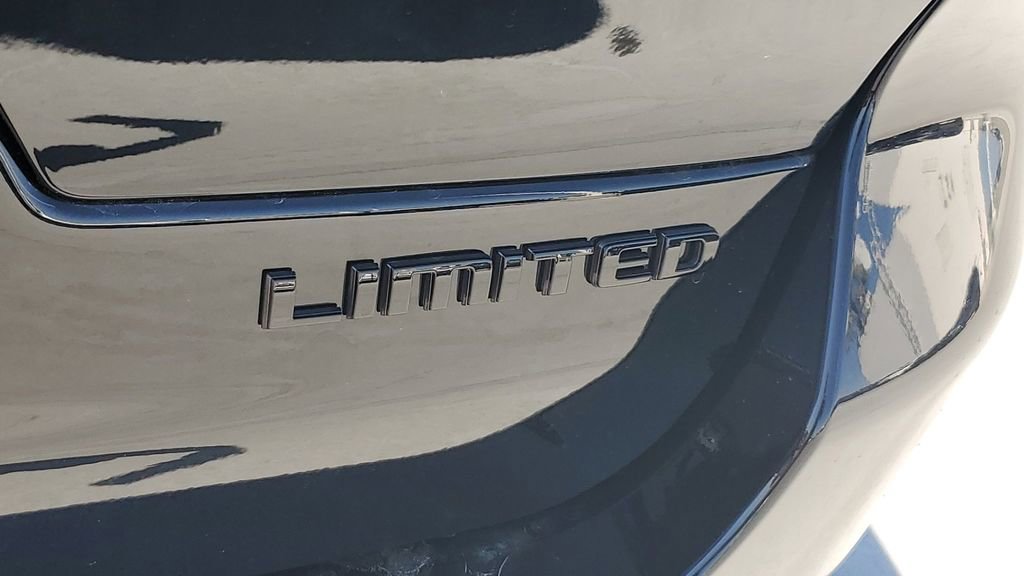 New 2025 Jeep Grand Cherokee L Limited w/ Black Appearance Package image 9