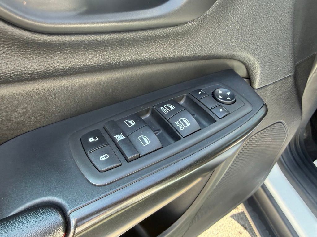 Used 2022 Jeep Cherokee Trailhawk w/ Premium Leather Package AWD/4WD image 14