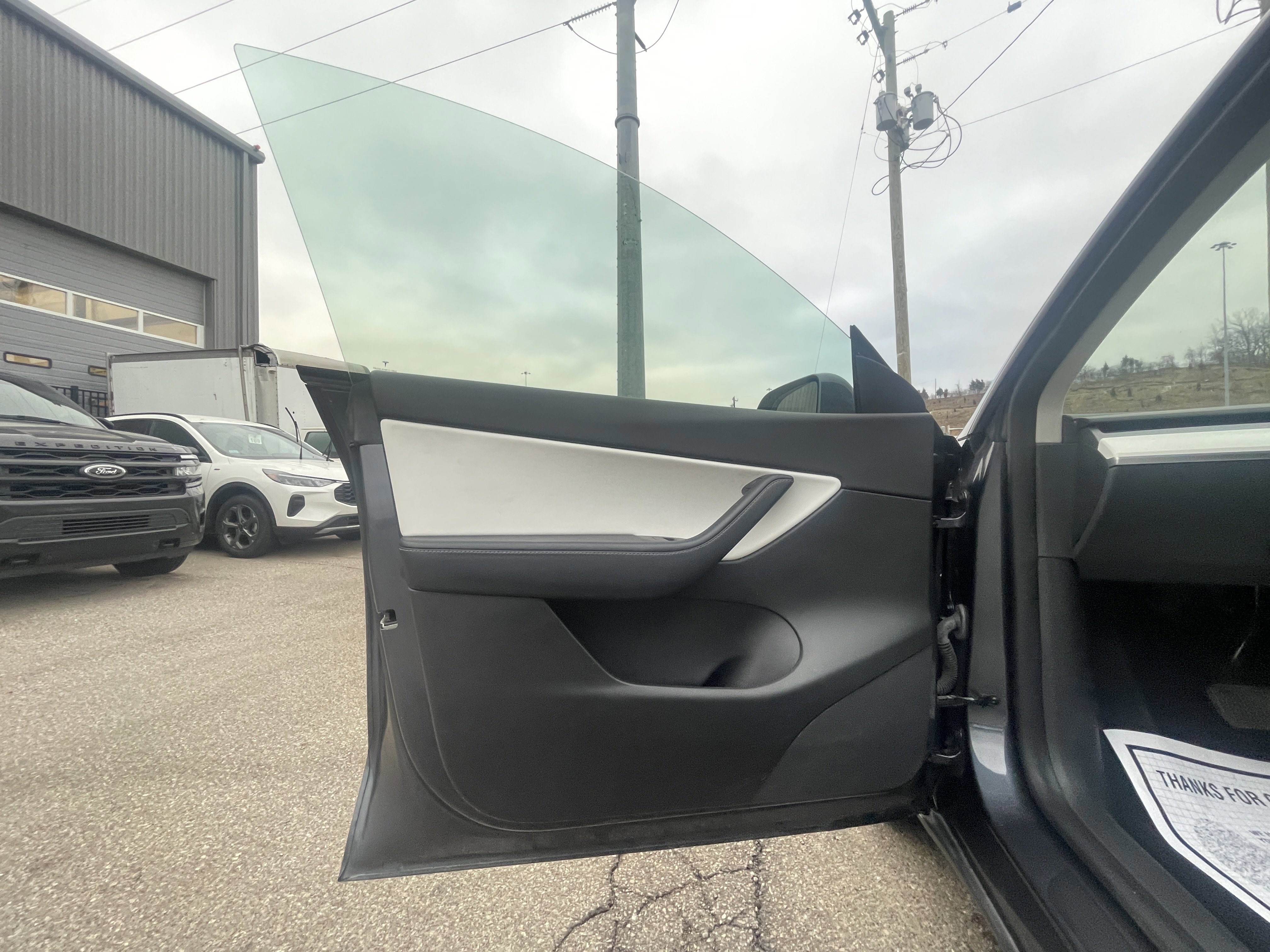 Used 2022 Tesla Model Y Long Range image 24