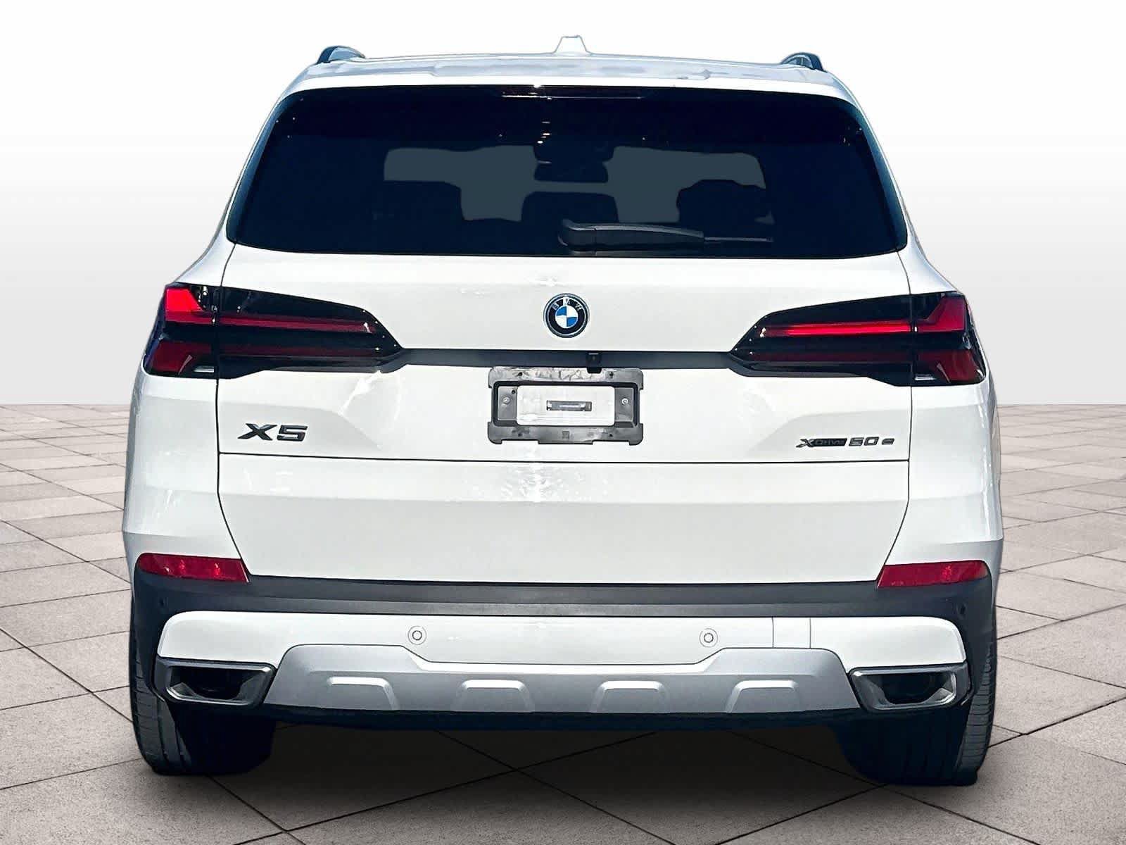Used 2024 BMW X5 xDrive50e w/ Parking Assistance Package AWD/4WD image 8