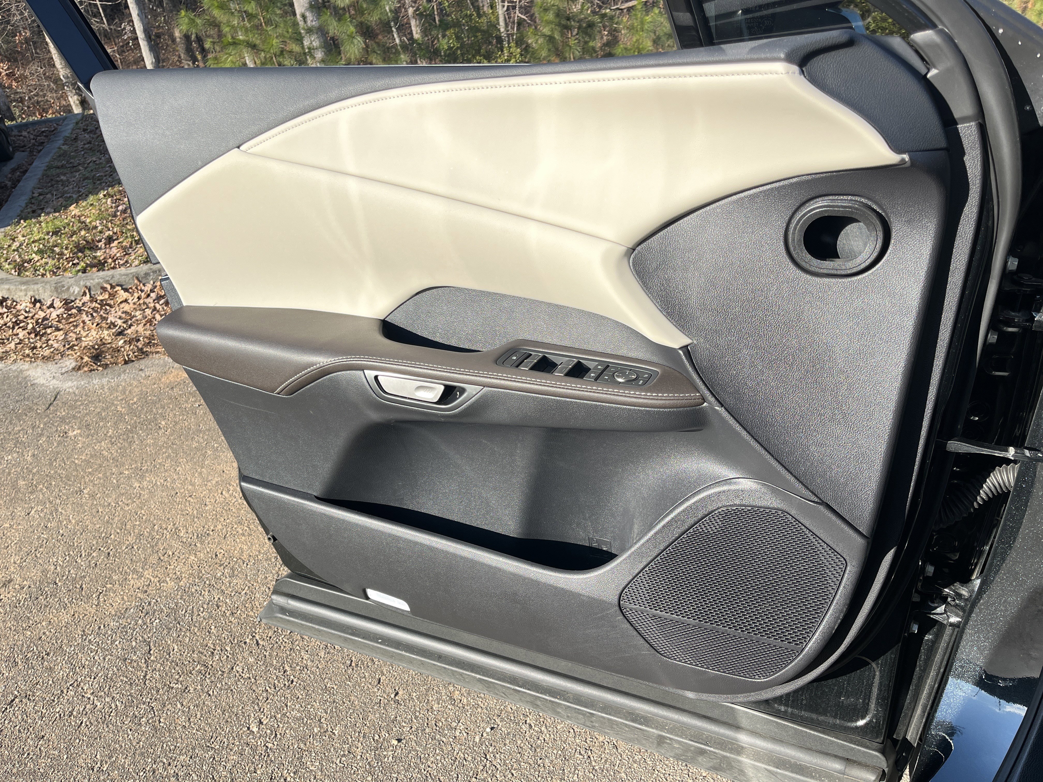 Used 2024 Lexus RX 350 Premium w/ Accessory Package (Z1) image 16