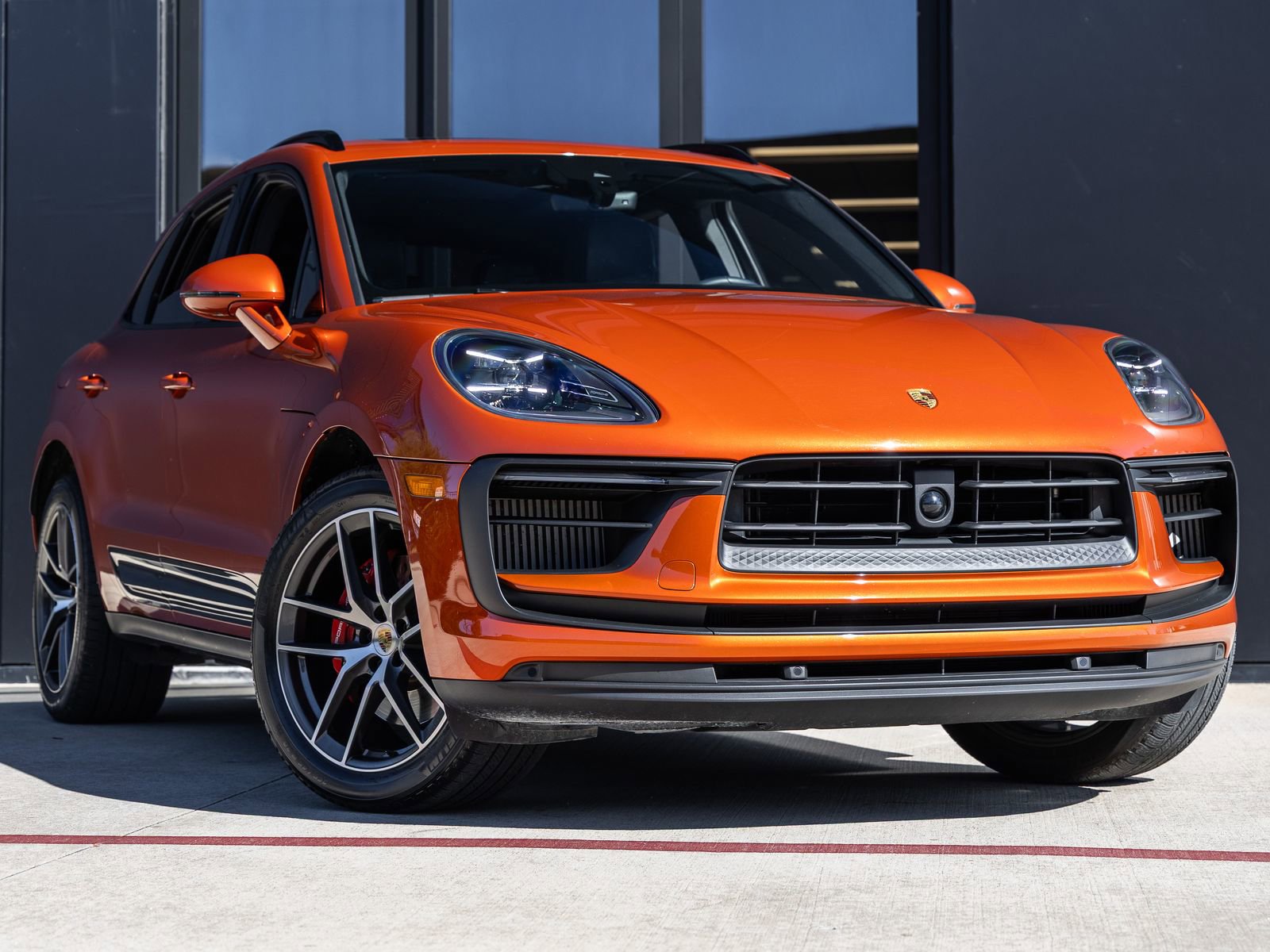 Certified 2024 Porsche Macan S image 6