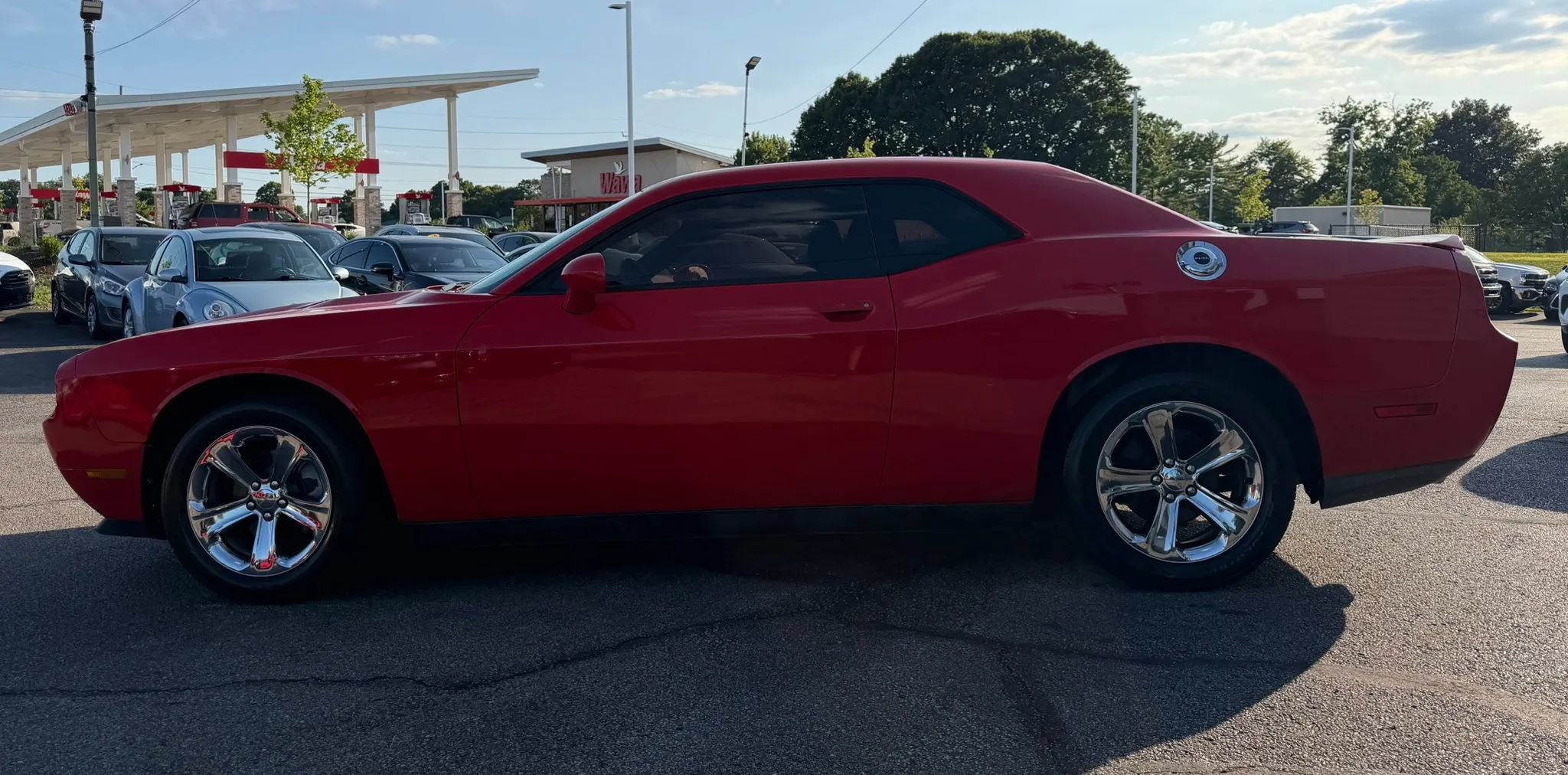 Used 2014 Dodge Challenger SXT w/ Sport Appearance Package RWD image 2
