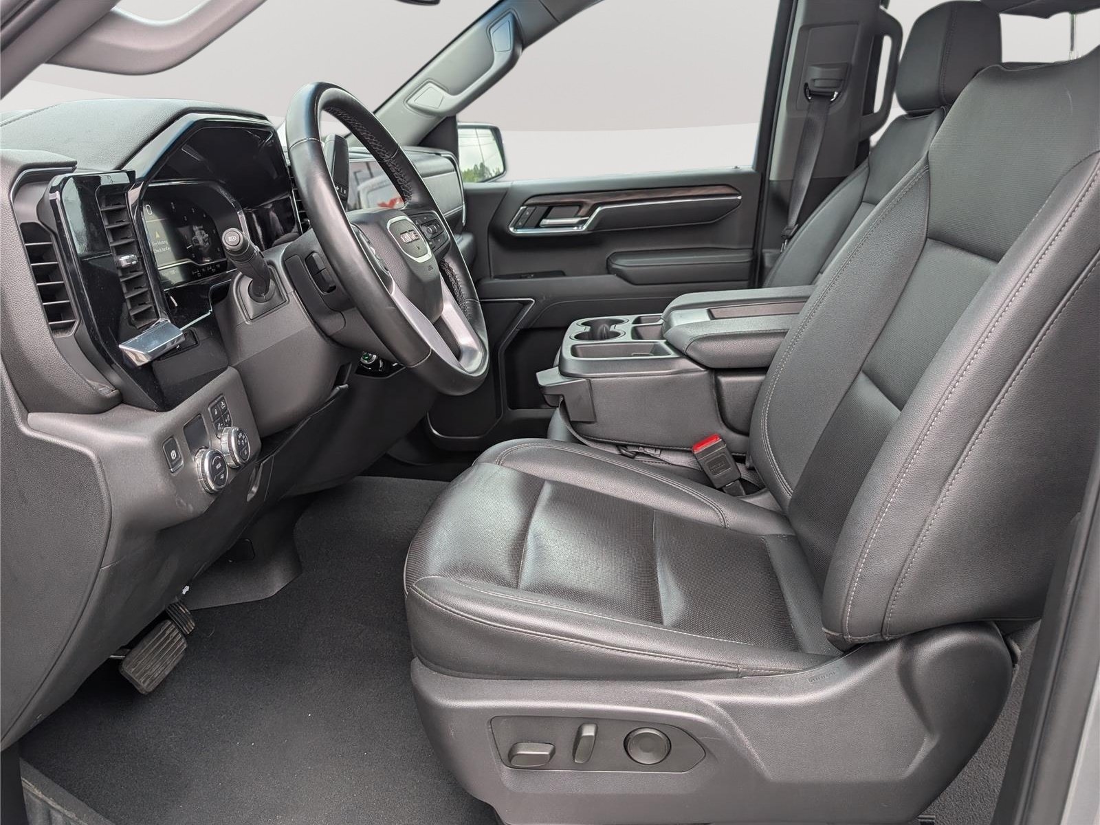 Used 2025 GMC Sierra 1500 SLT RWD image 16