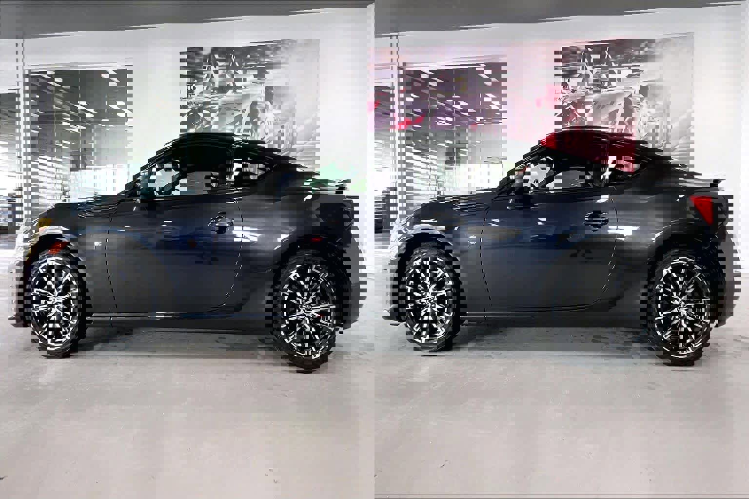 Used 2017 Toyota 86 image 3
