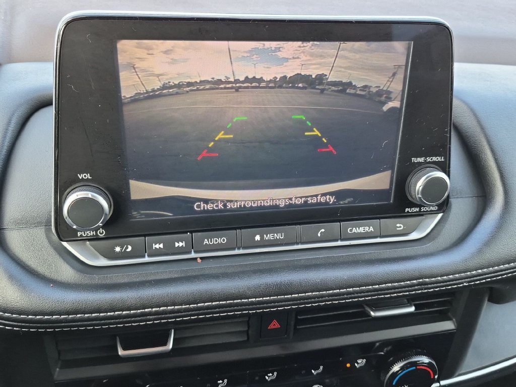 Used 2023 Nissan Rogue S FWD image 19