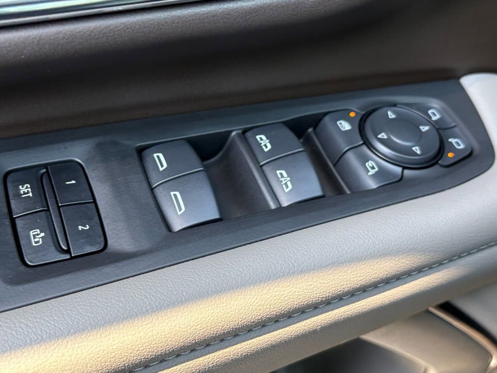 Used 2024 Chevrolet Tahoe Z71 w/ Luxury Package image 14