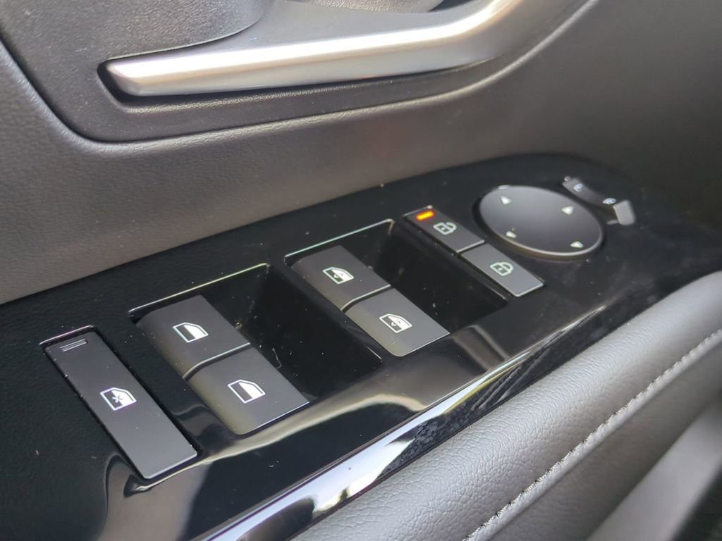 New 2026 Hyundai Tucson Limited image 32