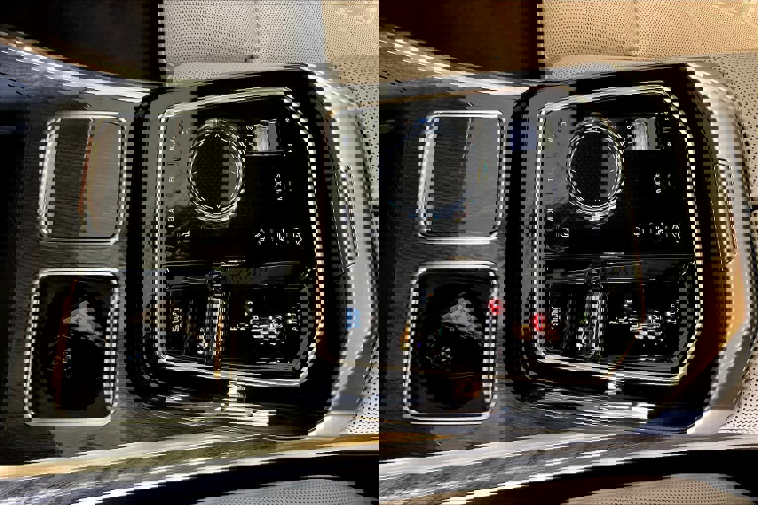 Used 2025 BMW i7 eDrive50 image 7