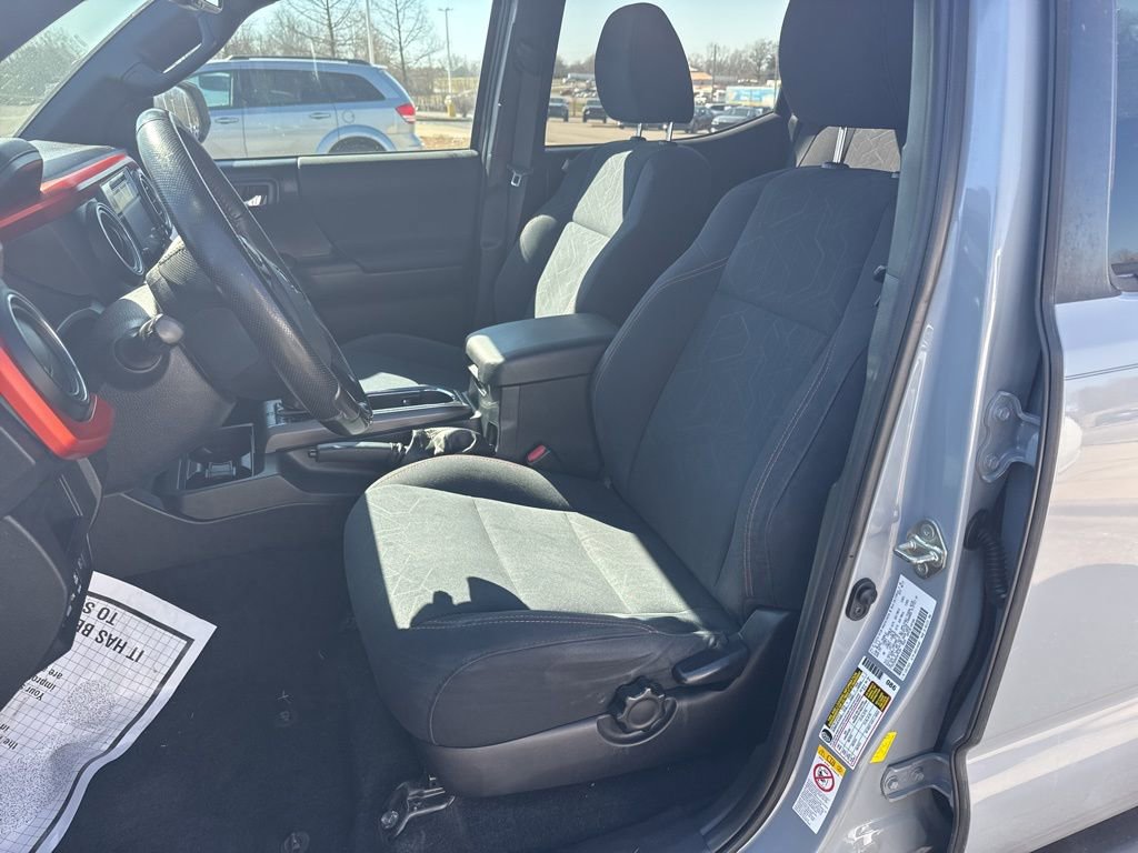 Used 2019 Toyota Tacoma TRD Off-Road image 5