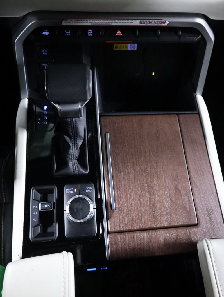 Used 2024 Toyota Sequoia Capstone AWD/4WD image 19