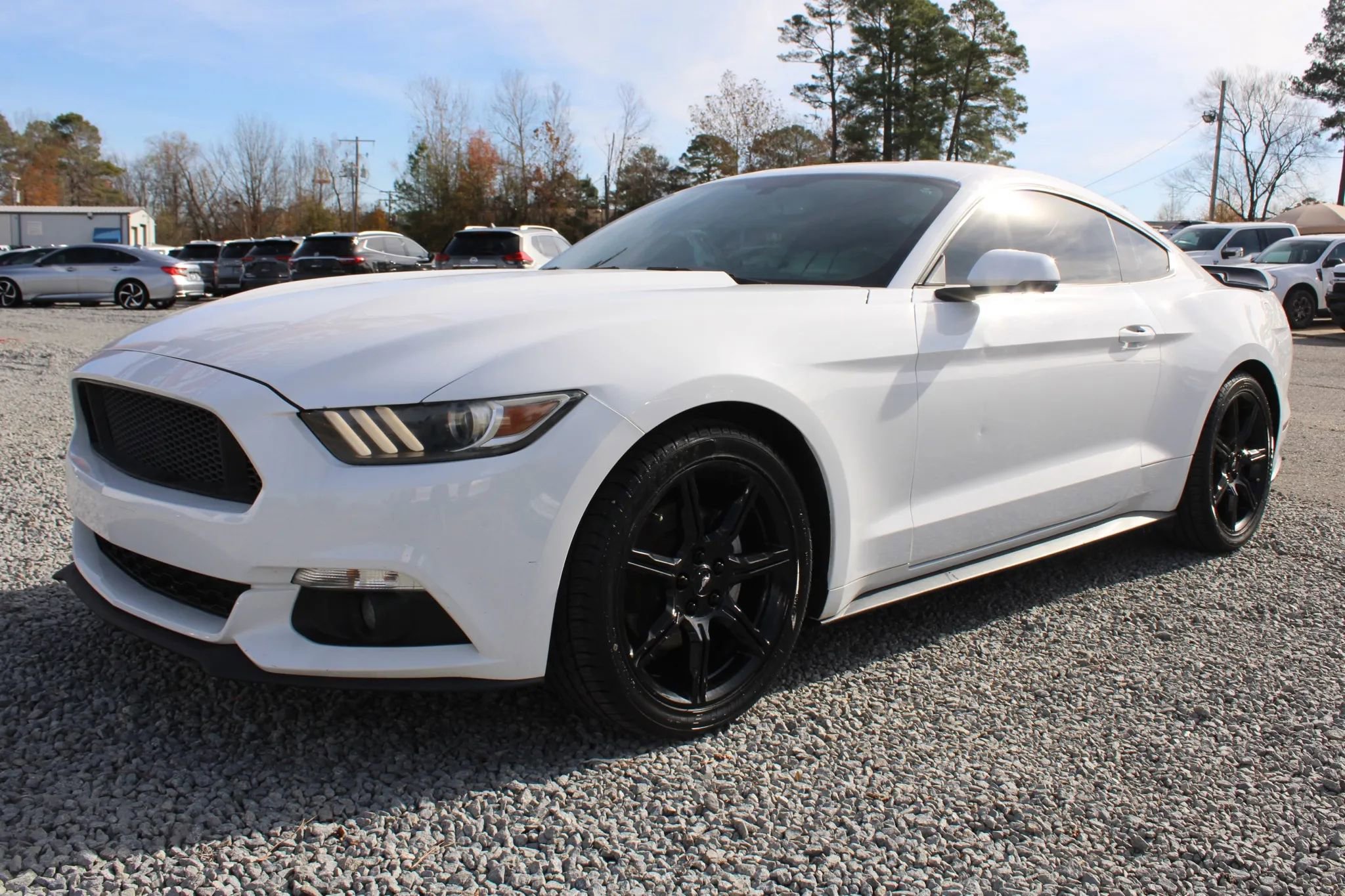 Used 2017 Ford Mustang Premium image 3
