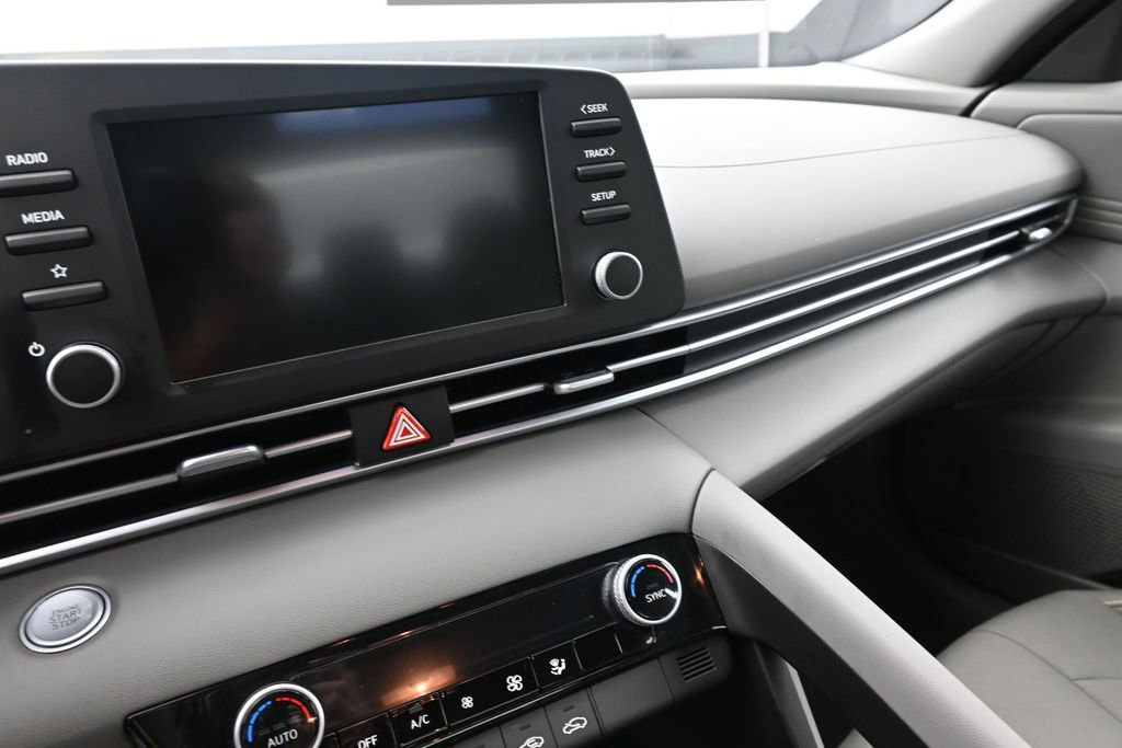 Certified 2026 Hyundai Elantra Sport FWD image 15