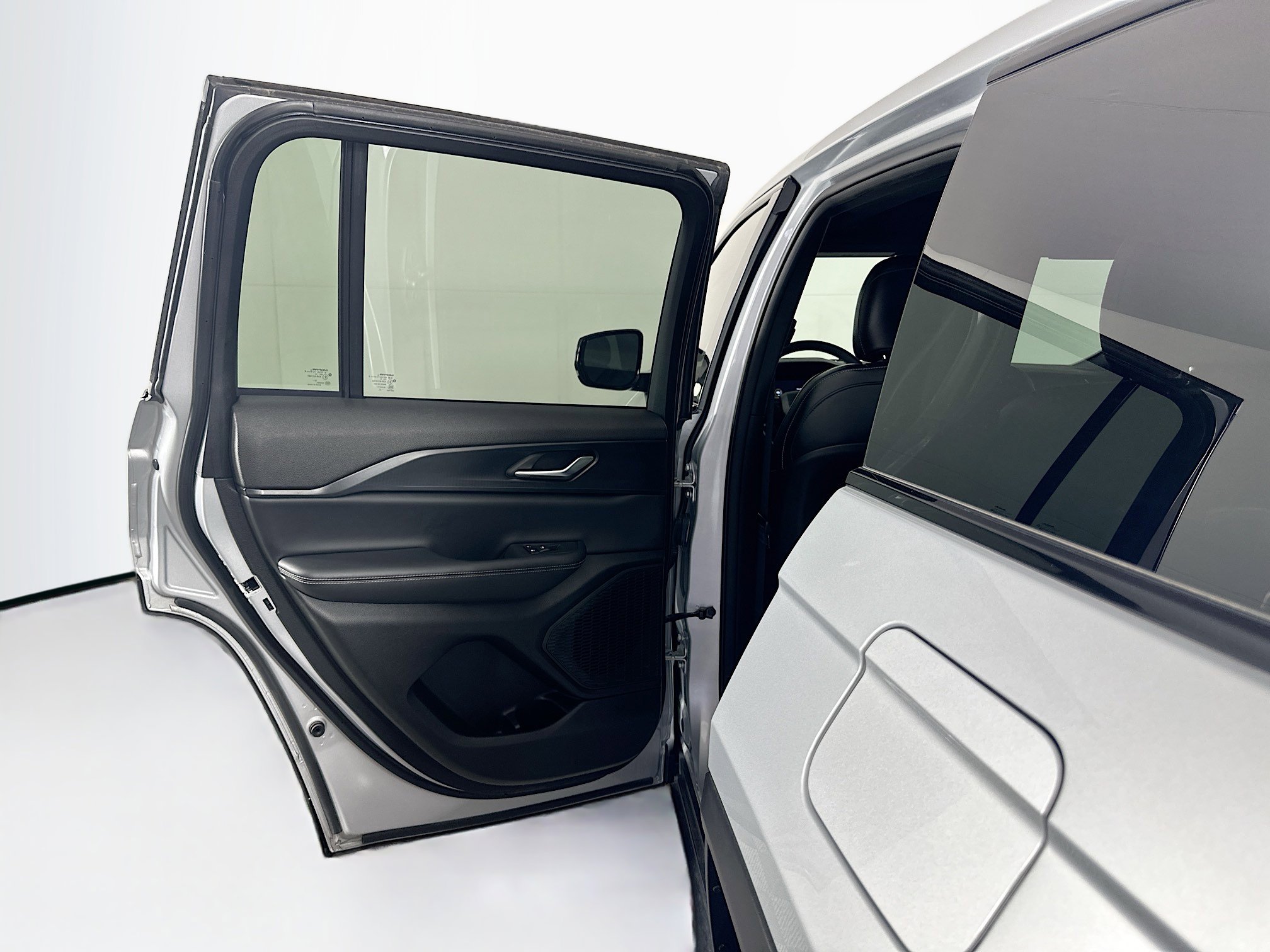 Used 2023 Jeep Grand Cherokee Altitude image 26