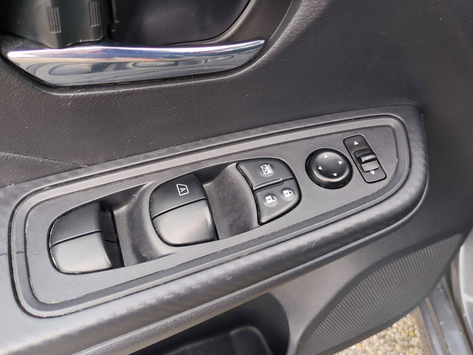 Used 2024 Nissan Versa SV image 21