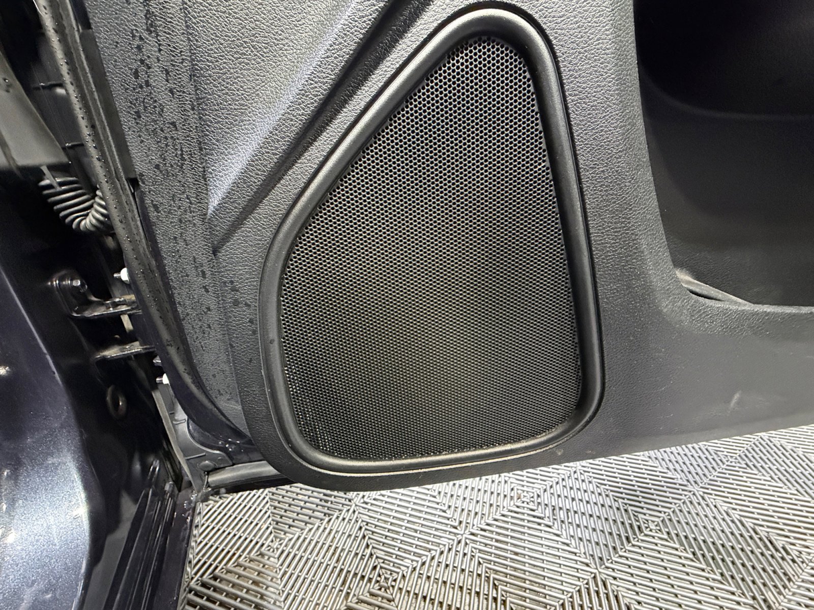 Used 2016 Dodge Charger SE image 27