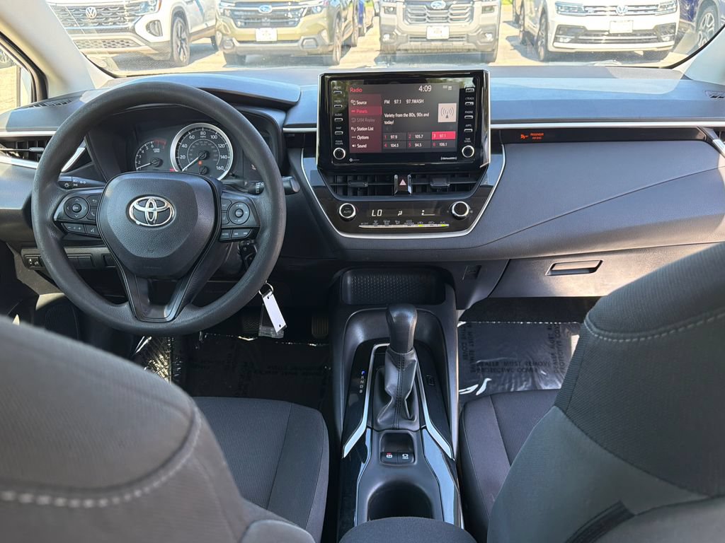 Used 2021 Toyota Corolla LE FWD image 9