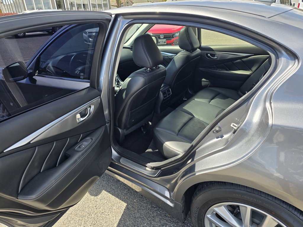 Used 2015 INFINITI Q50 w/ Moonroof Package RWD image 14