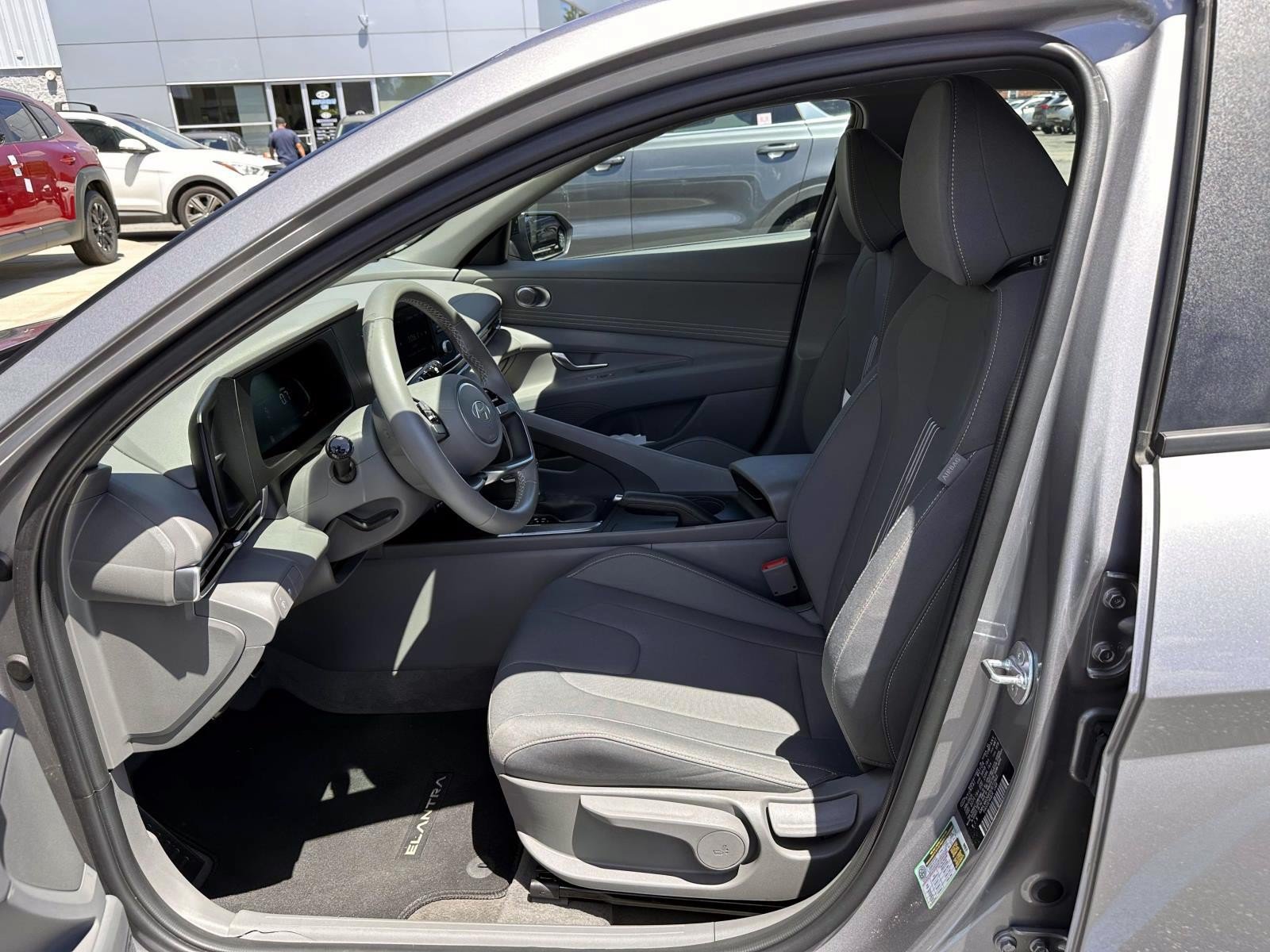Used 2025 Hyundai Elantra Sport FWD image 12