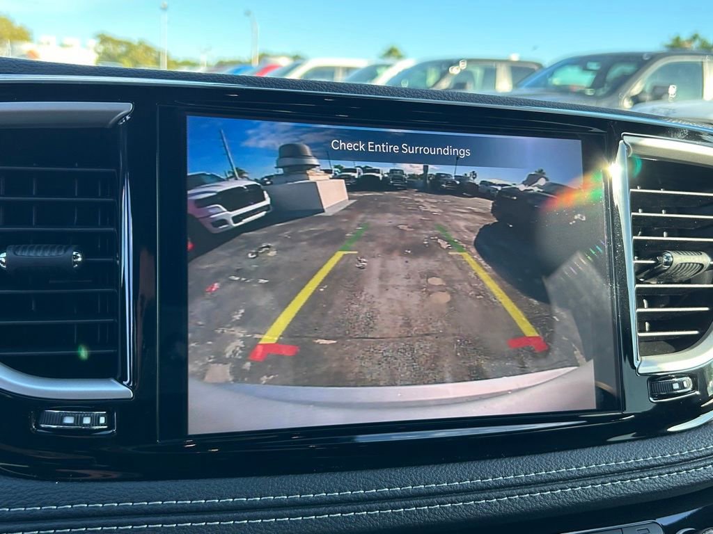 New 2026 Chrysler Pacifica Select image 43