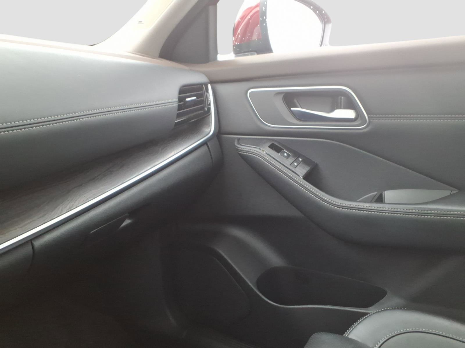 Certified 2021 Nissan Rogue Platinum image 24