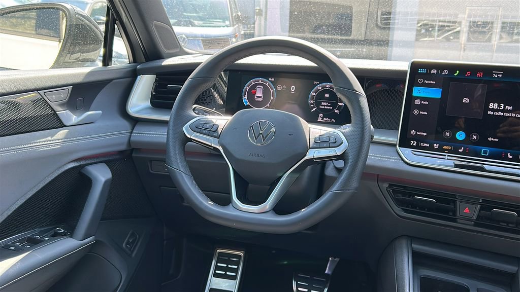 Used 2026 Volkswagen Tiguan SE R-Line AWD/4WD image 23