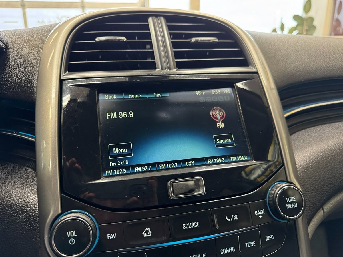 Used 2016 Chevrolet Malibu LT image 30