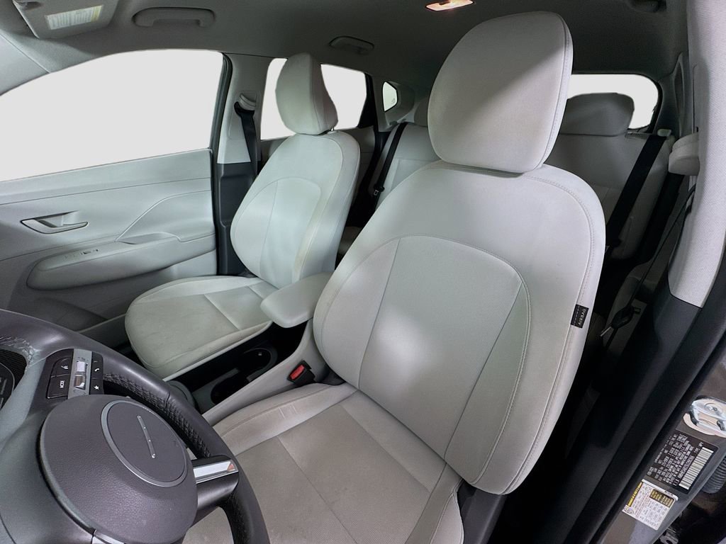 Used 2025 Hyundai Kona SEL image 21