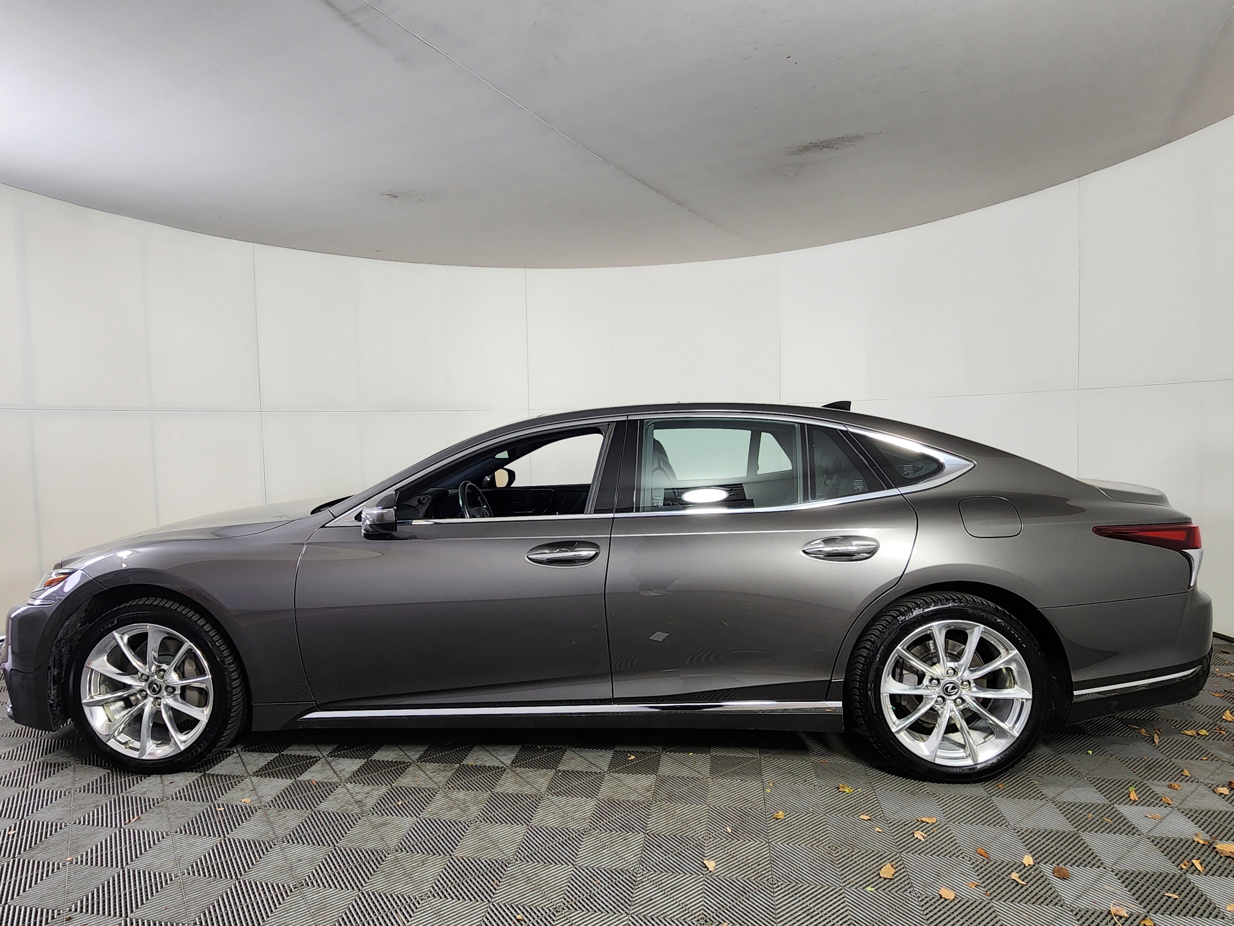 Used 2018 Lexus LS 500 LS 500 w/ Executive Package image 4