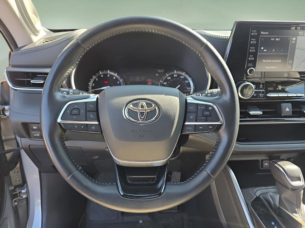 Used 2020 Toyota Highlander Limited image 12