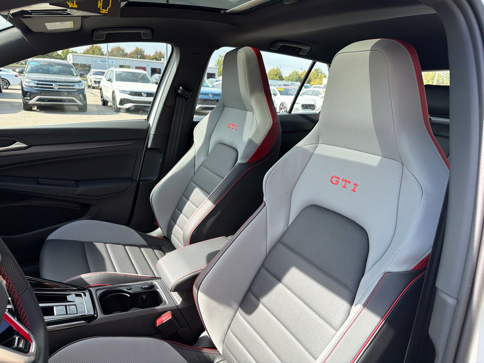 New 2026 Volkswagen GTI SE FWD image 17