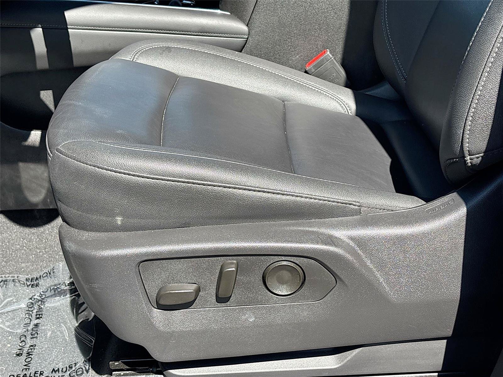 Used 2025 Chevrolet Suburban Z71 AWD/4WD image 22