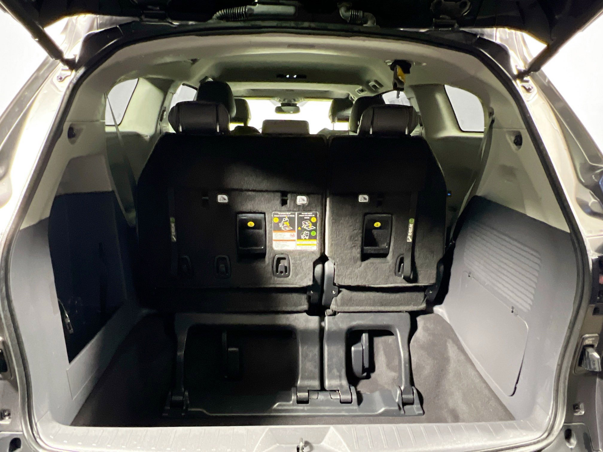 Used 2024 Toyota Sienna XLE FWD image 34