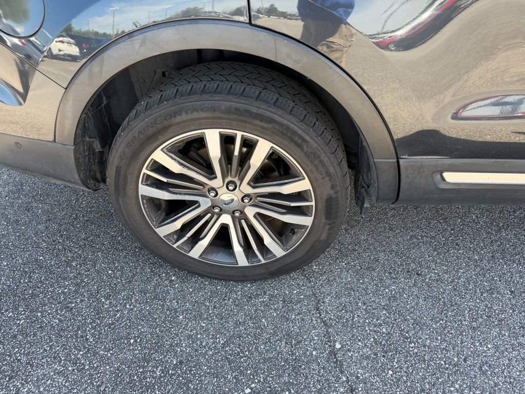 Used 2017 Ford Explorer Platinum AWD/4WD image 5
