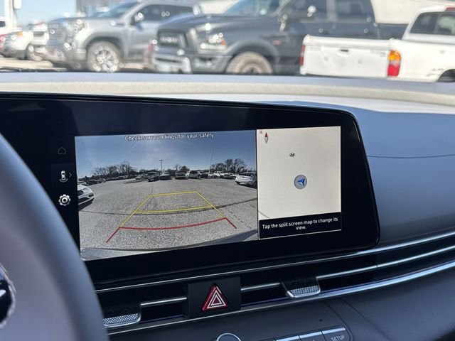 Used 2025 Hyundai Elantra SEL image 19