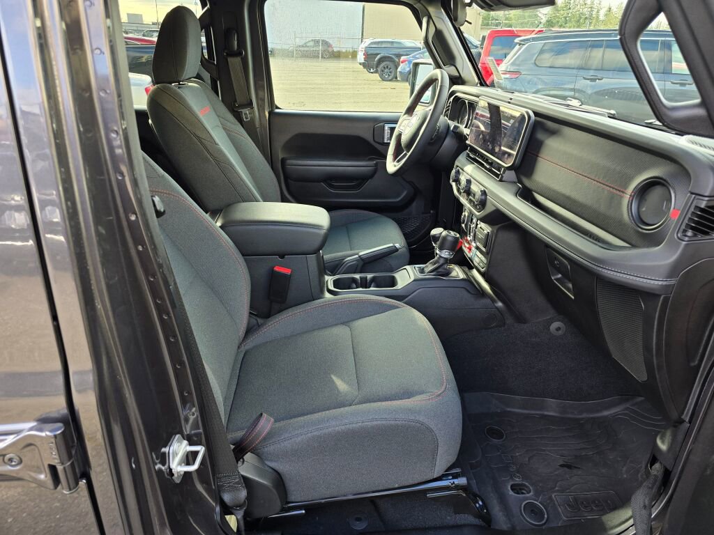 Used 2024 Jeep Wrangler Unlimited Rubicon w/ Convenience Group image 13