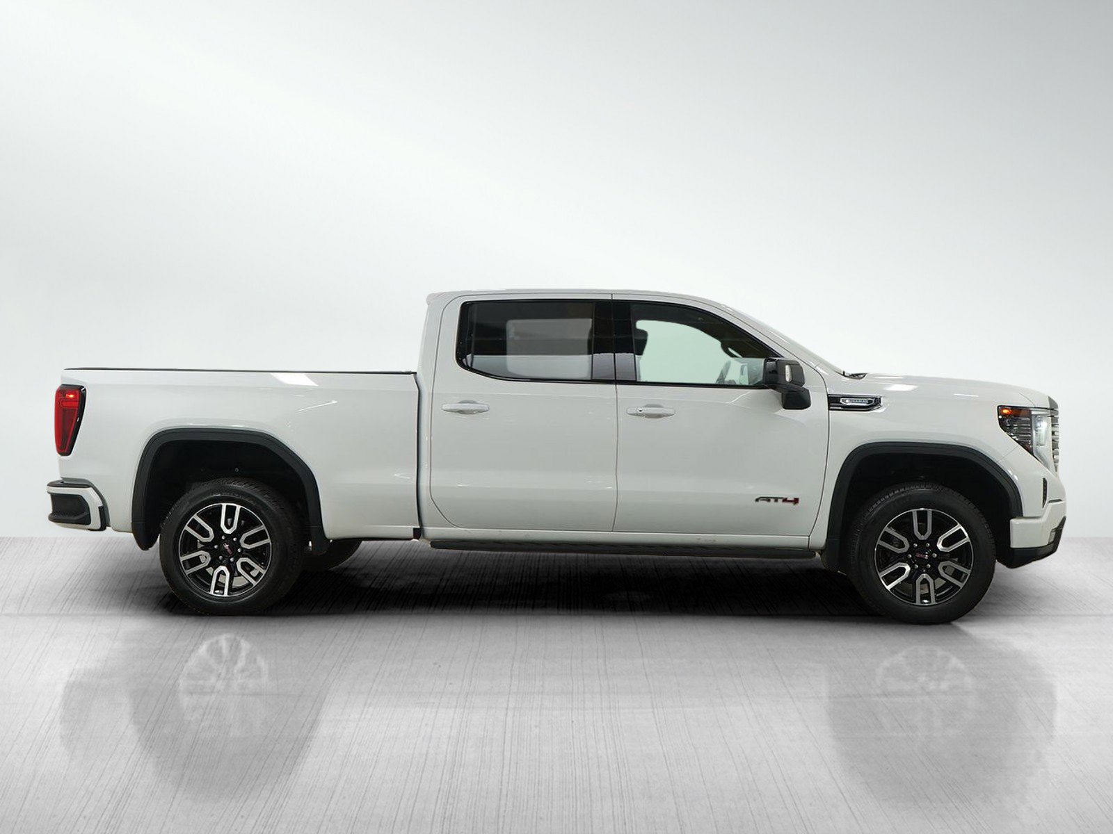 Used 2022 GMC Sierra 1500 AT4 w/ AT4 Preferred Package image 7