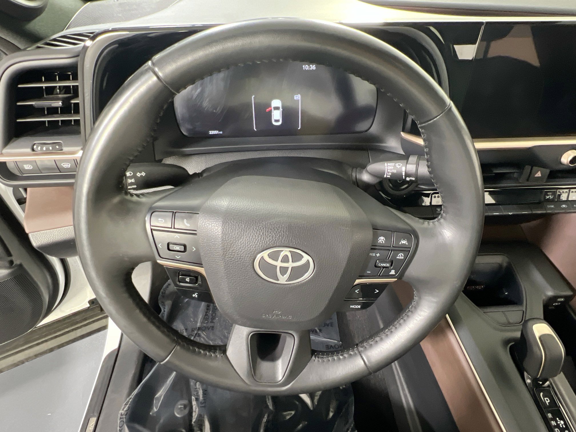 Used 2023 Toyota Crown Limited image 11